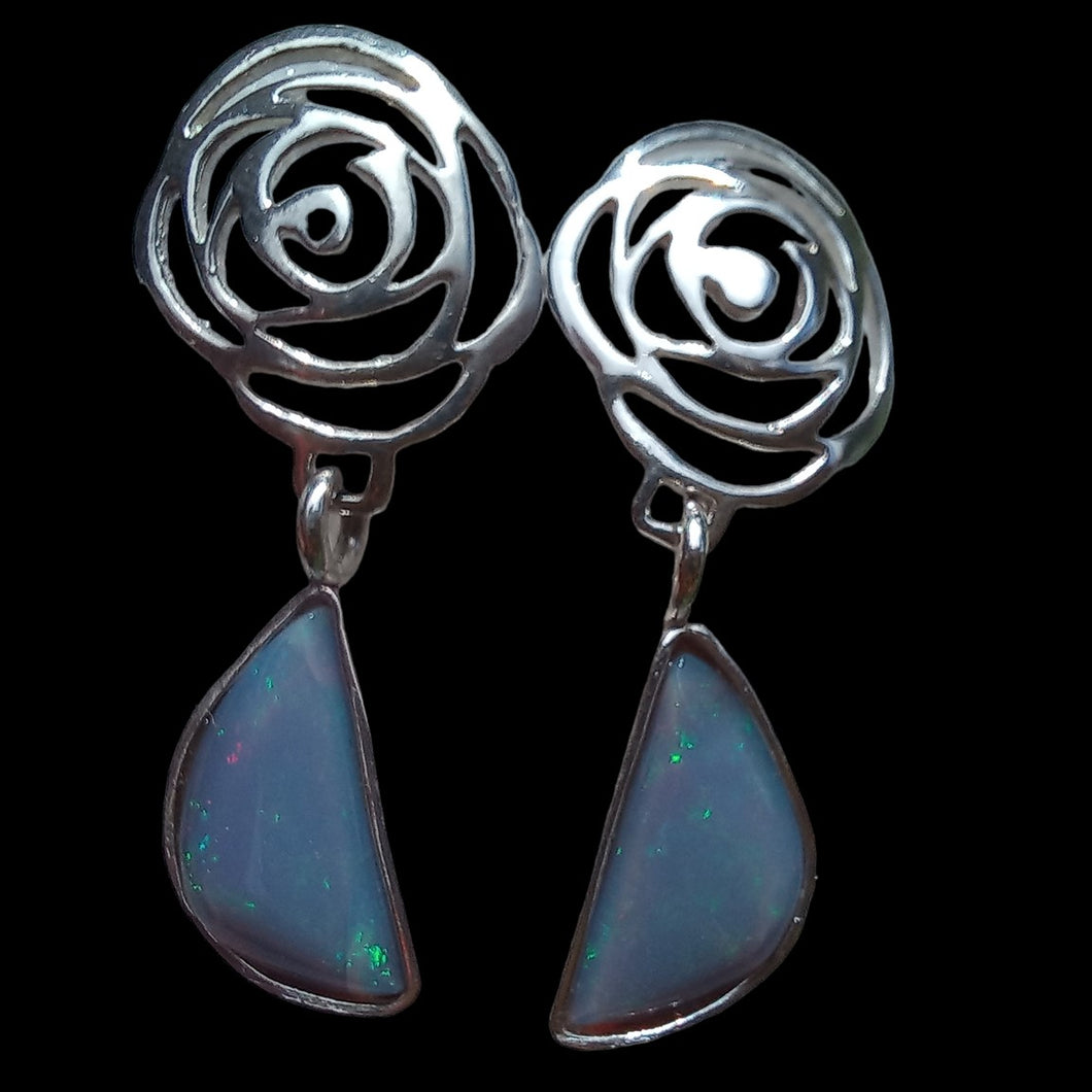 Flower earrings with genuine cristal opals