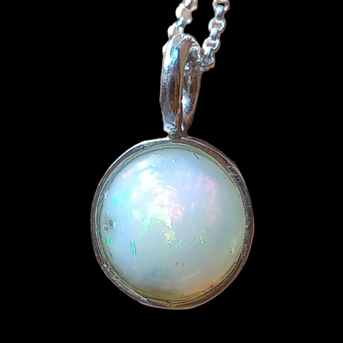 Pendant with opal in andesit matrix